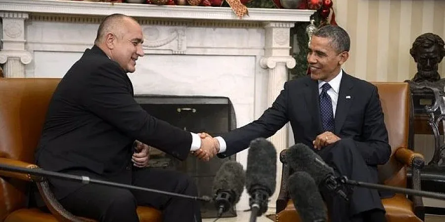 Обама ни сложи "черен колан"