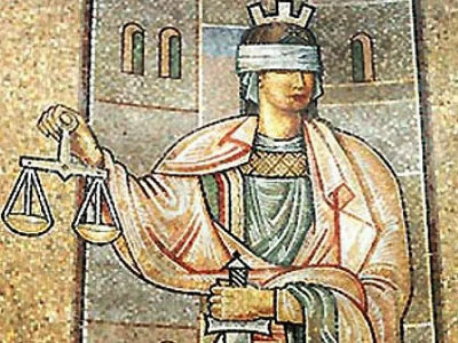 Съдят инкасатор за кражба от абонати