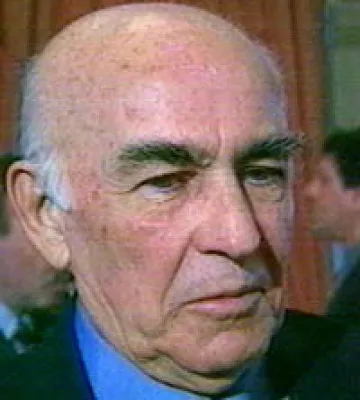 Вдигат статуя на Мичмана на "Витошка"