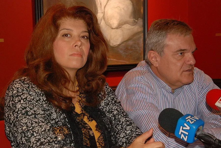 Наша евродепутатка пита Париж за парашутистите