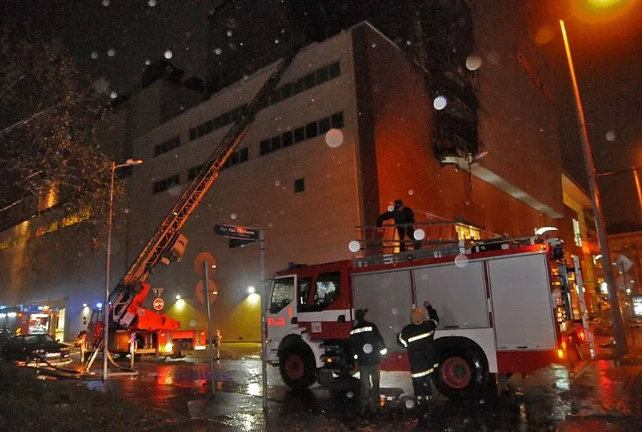 Молове се цакат с терор и промоции
