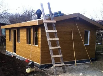 Построиха първата къща от даренията за Перник