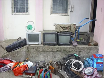 Апаш обра цяло село