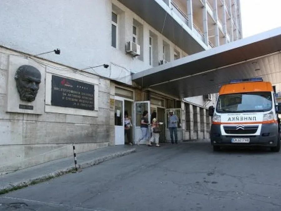 Семейство в "Пирогов" след вечеря с мухоморки