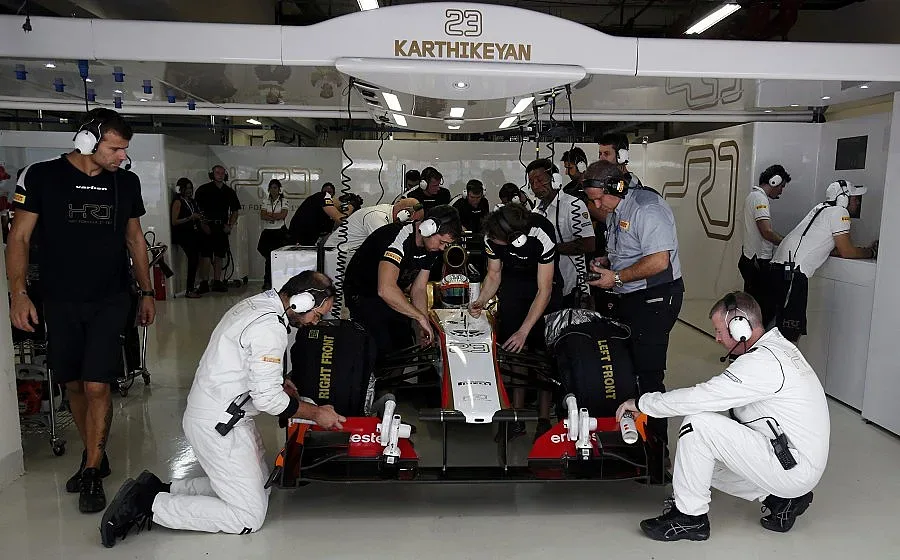 Пияни механици се бият след уволнение