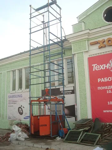 Строител загина в асансьор