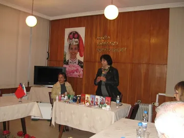 Китайци си паднаха по розовото ни масло