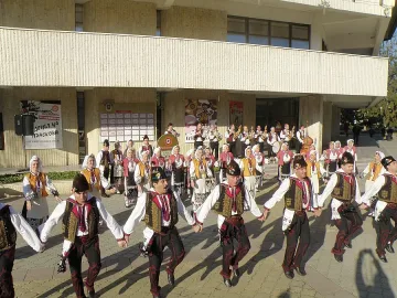 Скочиха за заплати с ръченица