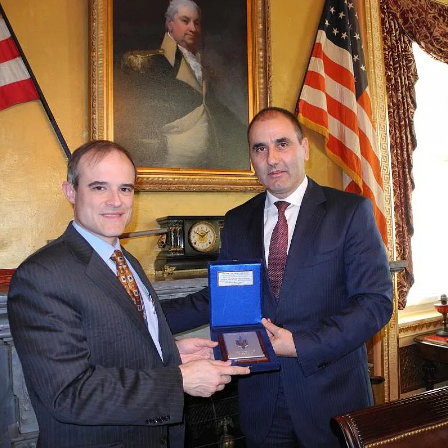 ФБР лови кибербандити от България