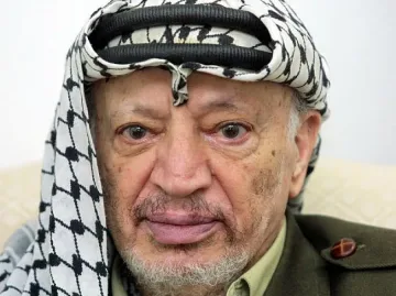 Ексхумираха тленните останки на Арафат