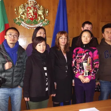 Китайци превзеха Долината на розите