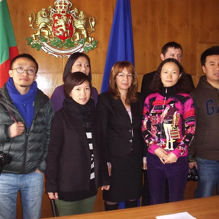 Китайци превзеха Долината на розите