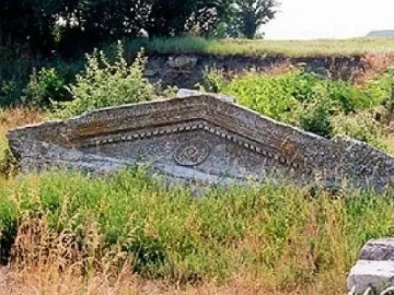 Иманяри ровят в Долината на царете