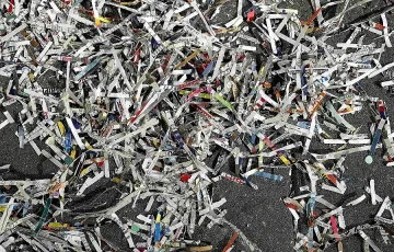 Секретни документи станаха на конфети