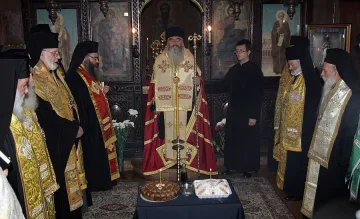 Дядо Николай се включи в сесията на Синода