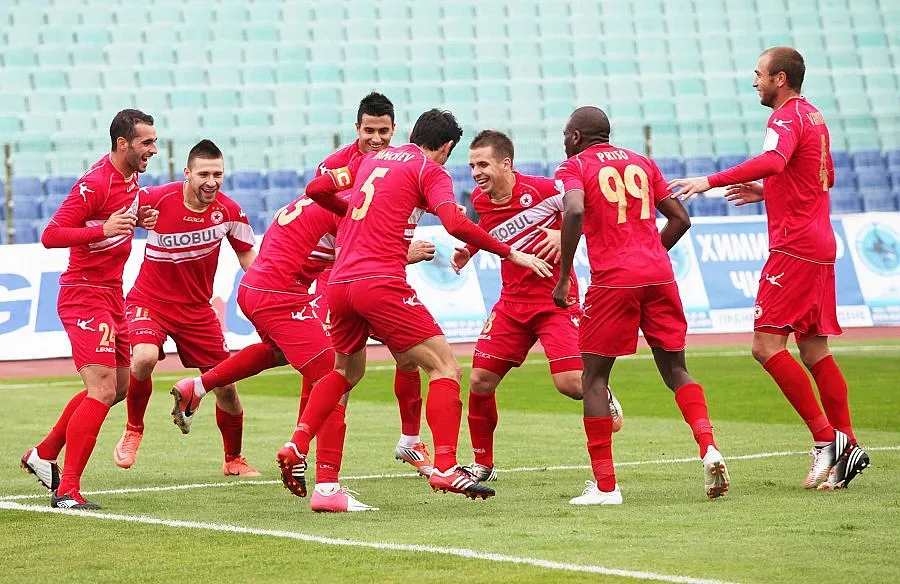 Фен спечели 20 пици от Попето     