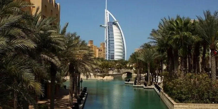 Дубай ще строи най-големият мол и парк