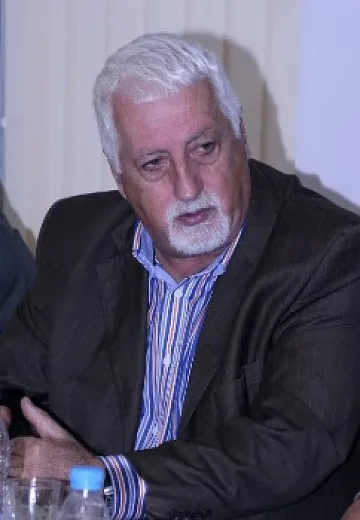 Професорска война за рекет и кражби