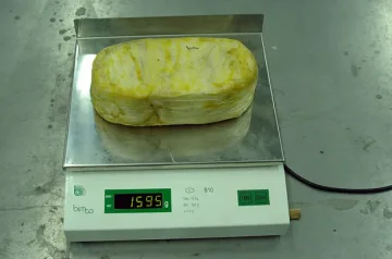 Закопчаха трима с 6 кила дрога