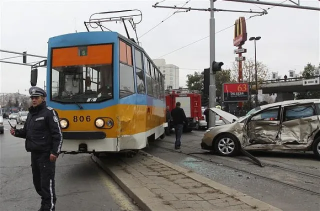 Ватман издъхна в София. В последните си секунди успя да спаси пътниците