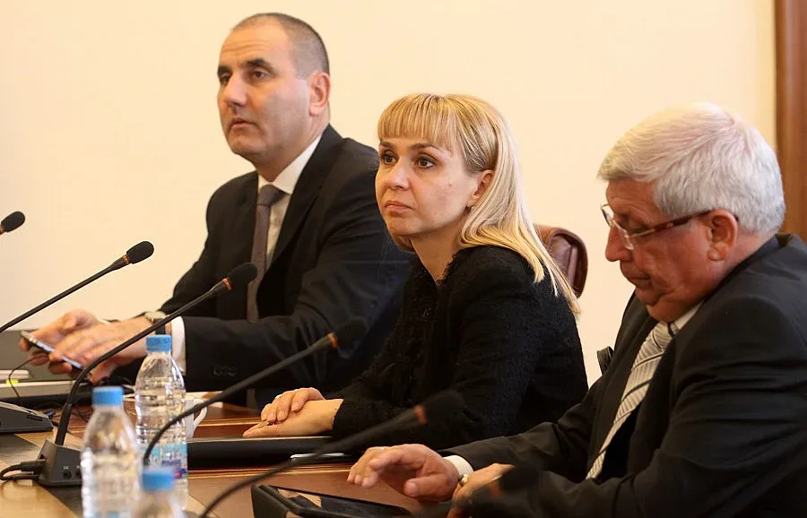 Разведките вече със собствен закон