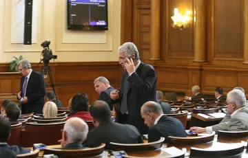 ГЕРБ отказа да разследва френските парашутисти