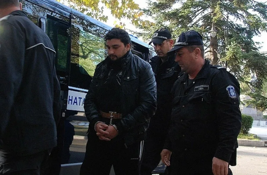 Убиецът на бизнесмена от Аксаково остава в ареста