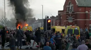 Нови размирици заплашват Великобритания! Премиерът със спешни мерки