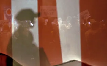 Нападнаха американското посолство в Израел