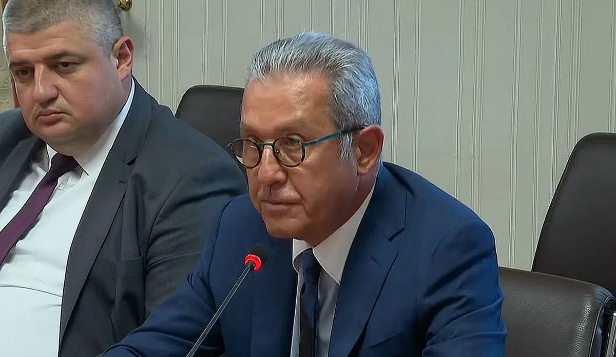 Цонев към Радев: Пеевски няма отношение към "домовата книга"