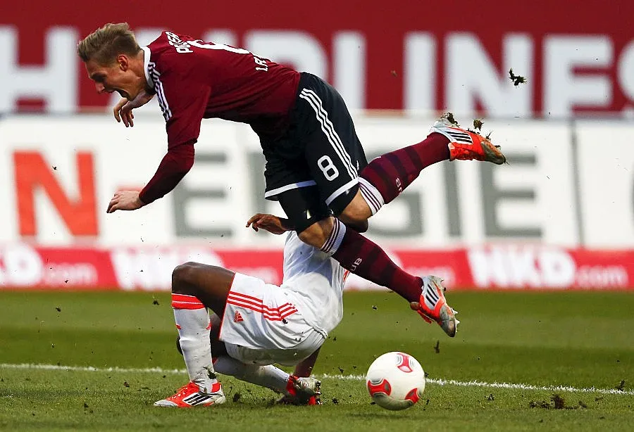 "Байерн" с първи хикс за сезона