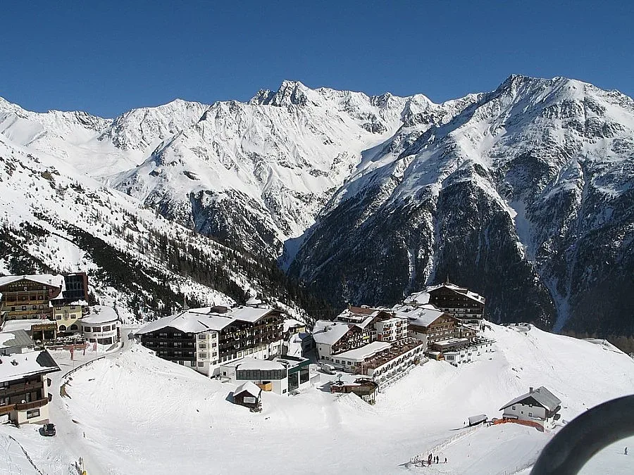 На ски в Зьолден   