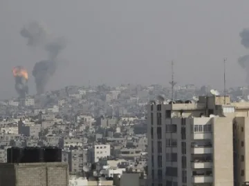 Израел удари Хамас