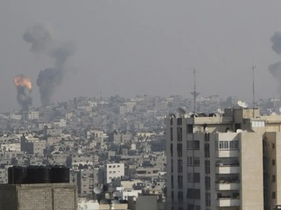 Израел удари Хамас