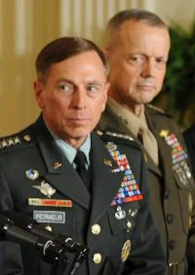 Петреъс: ЦРУ знаеше за атентата в Бенгази