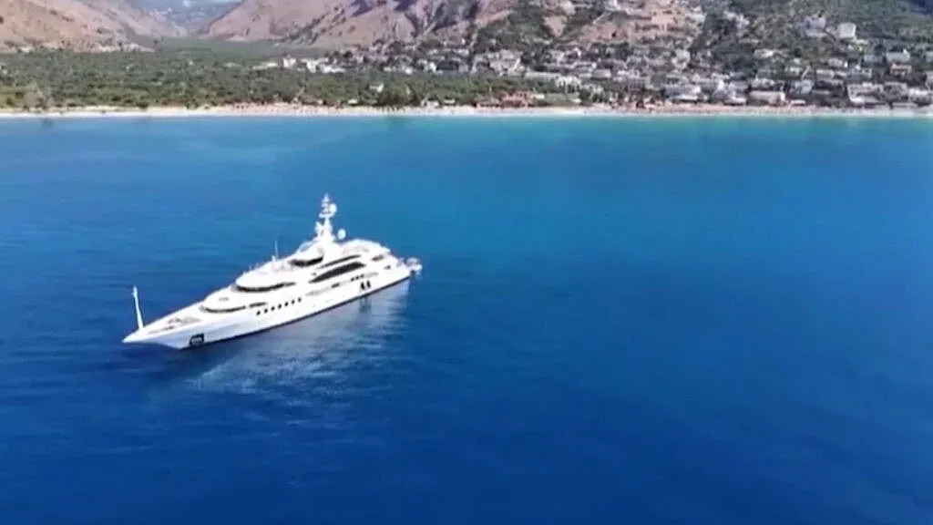 Дъщерята на Тръмп превърна плаж в магнит за туристи (СНИМКА)