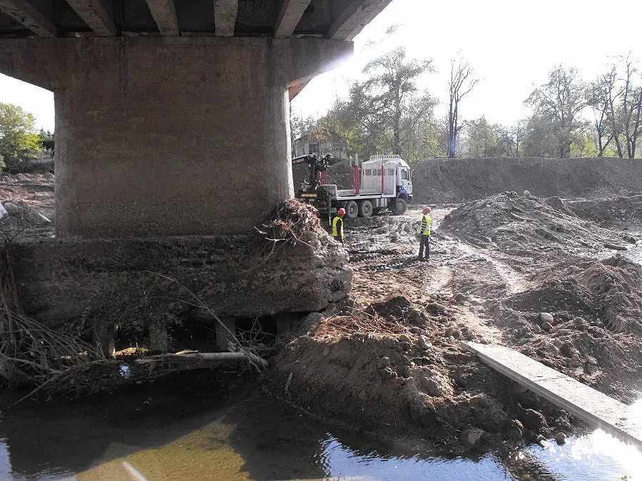 Затвориха опасен мост