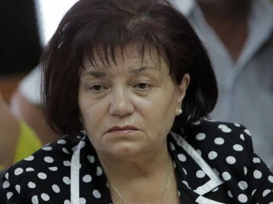 Такева брани "учител" в съда