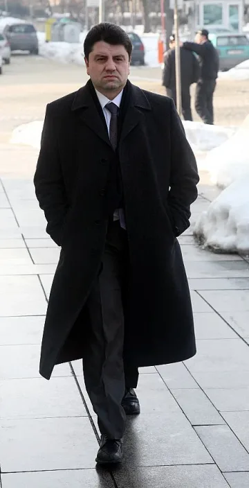 Ципов наследява вътрешната комисия