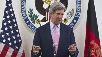 Обама оглежда Джон Кери за шеф на Пентагона