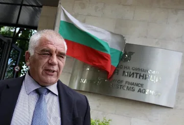 Танов сваля "чадъра" над контрабандата