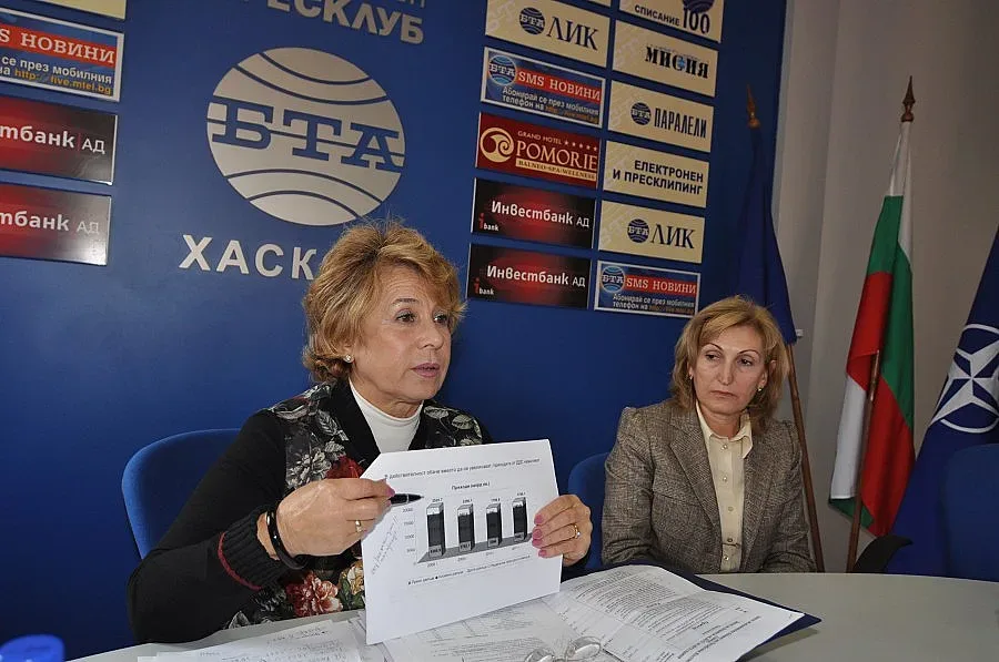 Депутати зарязаха Масларова