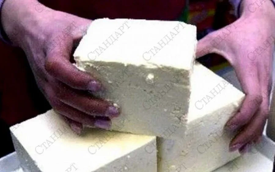 Гърци на опашка за наше сирене