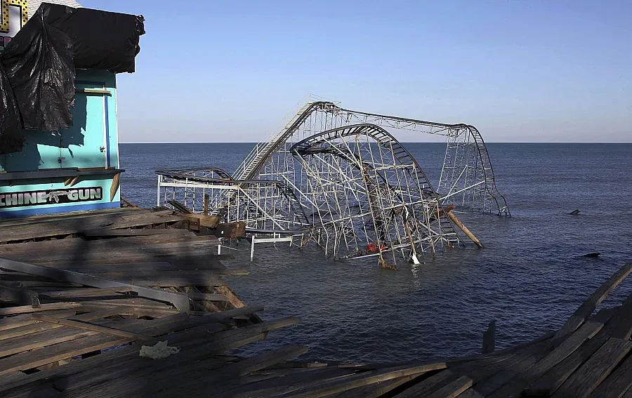 "Санди" отлага мач в Италия
