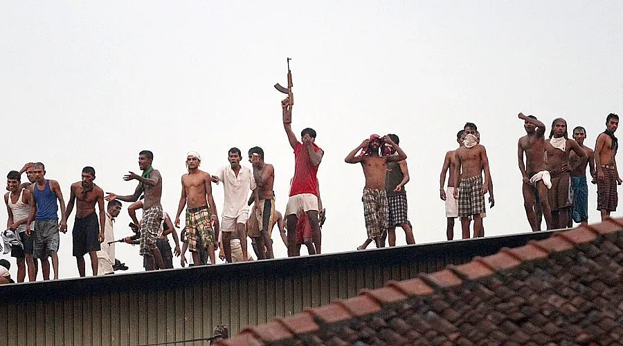 Бунт в затвор даде 16 жертви