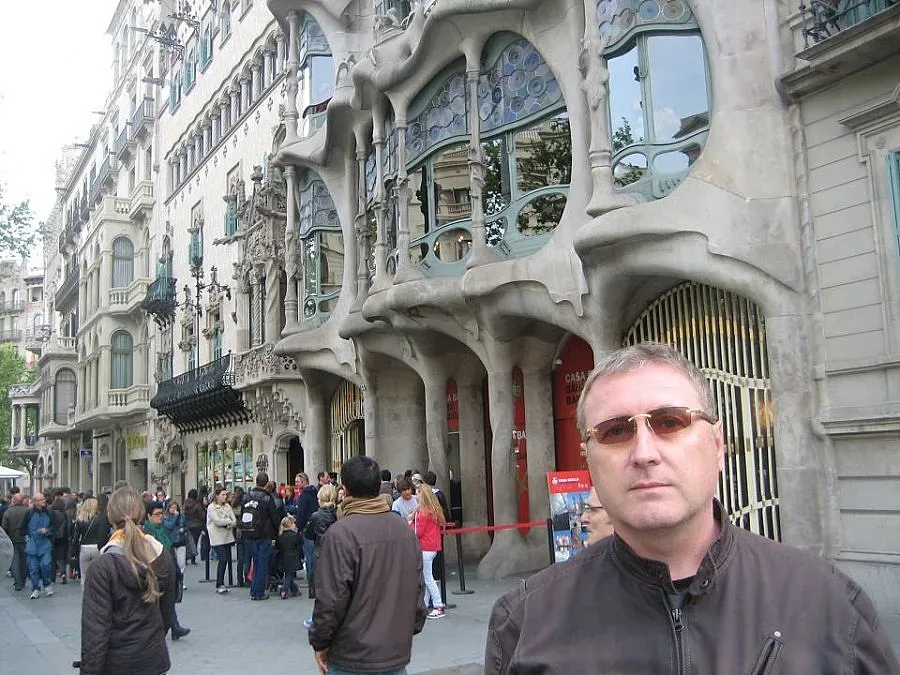 Палач превърнал витрината в гилотина (обновена)