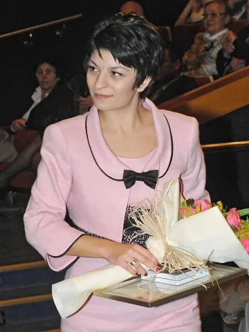 Няма да режат доктори, пестят от чиновници