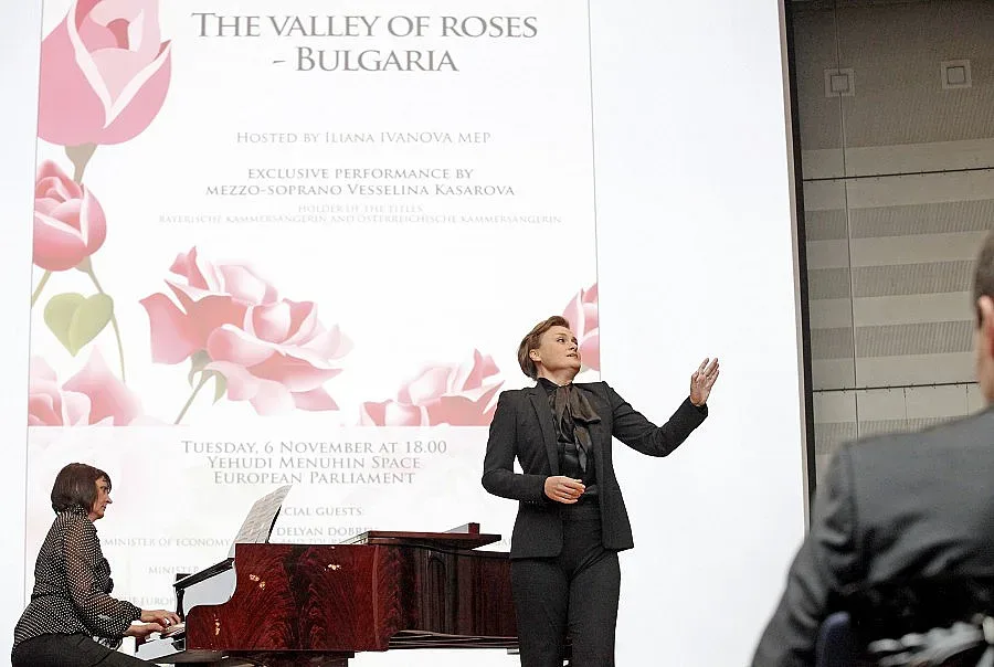 Европарламентът се пренесе в Казанлък