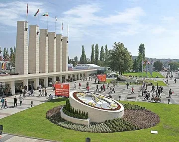 Китайци превземат панаира