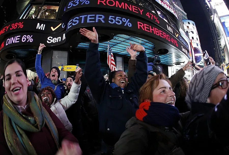 Хиляди празнуват за Обама на „Таймс скуеър”